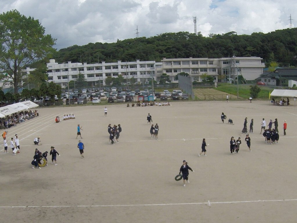 邇摩高等学校画像